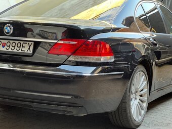BMW 750i - 4