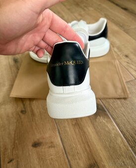Alexander McQueen 44 - 4