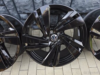 5x112 R20 VW Nevada Touareg Rline CR7 - 4