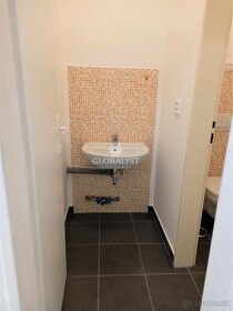 Štýlová obchodná prevádzka 38 m2 - v centre mesta - 4