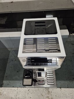 Predám kávovar Delonghi - 4