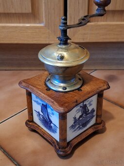 Starý mlynček na kávu Ideal - 4