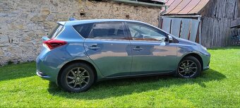 Toyota Auris. - 4