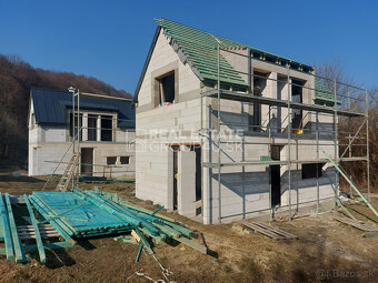 PREDAJ NOVOSTAVIEB RD S POZEMKOM - 164 900.-€ - 4