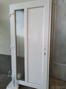 Predam plastove vchodove dvere - 4