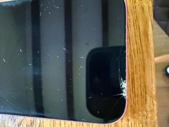 Predám Apple Iphone 16 128 GB s PRASKNUTÝM DISPLEJOM - 4