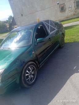 Vw Bora na diely 2.0 benzín 85kw - 4