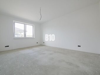 4 izbová novostavba na 661m2 pozemku v obci Zbehy - 4