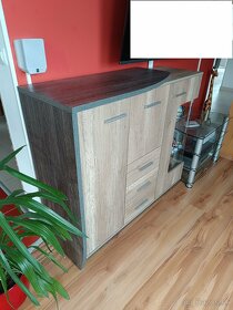 Predám konferenčný stolík, komodu a audio stolík, samostatne - 4