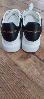 Alexander McQueen - 4