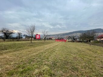 916m2 pozemok "Holčíkovce" na okamžitú výstavbu v starej č - 4