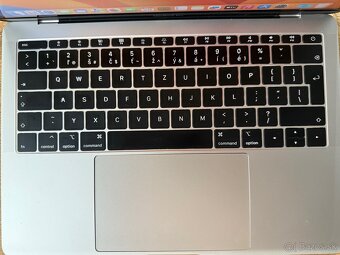 MacBook Pro 2017 256GB Silver - 4