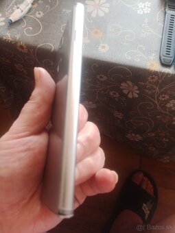 Predám Sony Xperia XA2 - 4