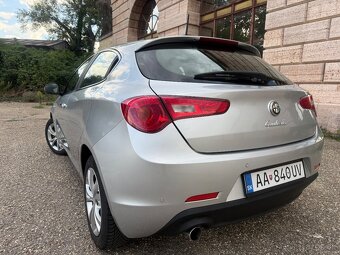 Alfa Romeo Giulietta 1.6 JTD Distinctive - 4