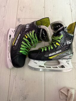 KORCULE BAUER VAPOR X4 VEĽKOSŤ 3,5 EE - 4