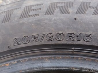 Predám zimné pneu Firestone 205/60R16 - 4