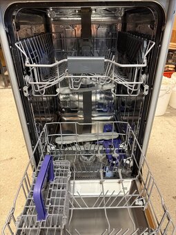 Predám umývačku riadu Beko DFS28021X - 4