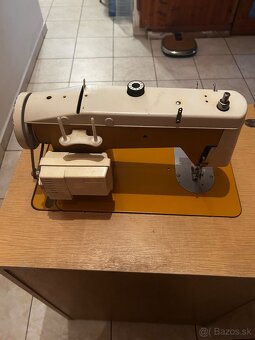 Predám šijaci stroj lucznik 438 - 4