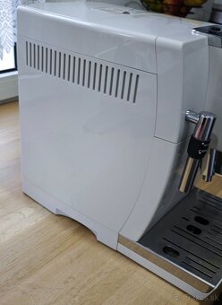 Delonghi Dinamica plnoautomatický kávovar s LCD displejom - 4