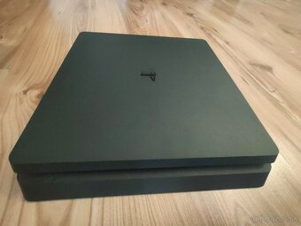 PS4-slim +2ovladáče a hry - 4