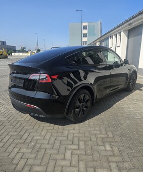 Tesla Y 2024 - 4