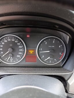 BMW E90 330xd - 4