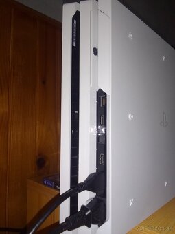 Playstation 4 Pro 1TB - 4
