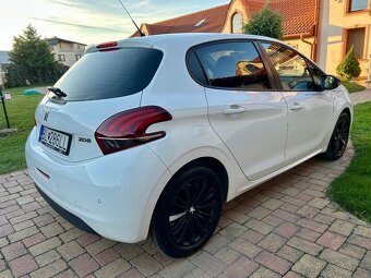 Peugeot 208 1.2i PureTech - 4