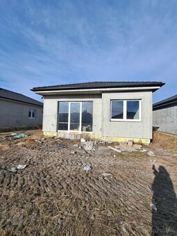 novostavba 3,5 izbový RD v štandarde (s kanalizáciou) - 4