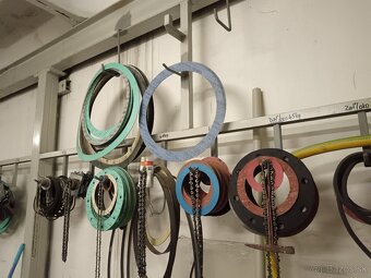 Tesnenie, váha a lampy - 4