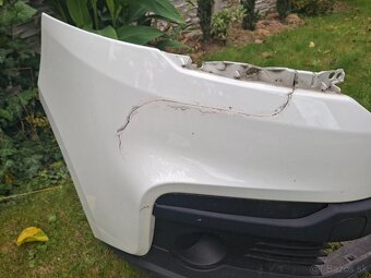 Predám predný nárazník na Fiat Talento - 4