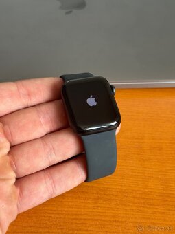 Apple Watch SE 2 40mm GPS Aluminium Case - 4