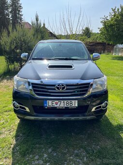 Toyota Hilux 3.0 D4D Invincible ,,REZERVOVANÁ,, - 4