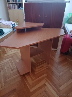 Rohovy pocitacovy stol - 4