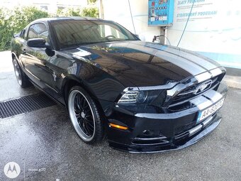 Ford mustang - 4