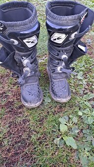 Predám cizmy kenny 40 - 4