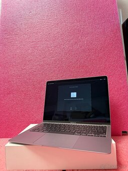 • MacBook Air 13" Apple M1 8-core CPU 8-core GPU 8GB 512GB  - 4