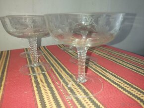 Sklo, starožitnosť, vázy, karafa, poháre - 4