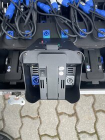 Nové baterkové WiFi LED PAR 6x18W RGBWAUV WiFi + kejs. - 4
