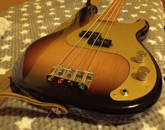Squier by Fender Limited 50s Precision Bass 380€ - 4