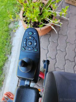 Predám elektrický invalidný vozík - 4