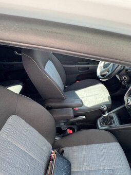 Kia Venga - 4