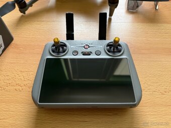 DJI AIR 3 - 4