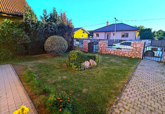 18 ročný VEĽMI PEKNÝ rodinný DOM s ROZPRÁVKOU Záhradou - Koš - 4