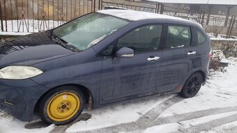 predám Honda fr-v - 4