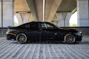 Dodge Charger SRT Hellcat 6.2L V8 - 4