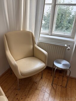 dve kožené kreslá - 4