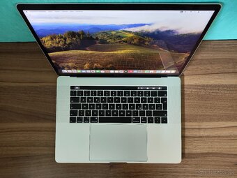 MacBook Pro 15 2018 | i7 • 32GB • 512GB SSD - 4