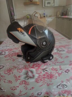 Prilba Schuberth c4 - 4