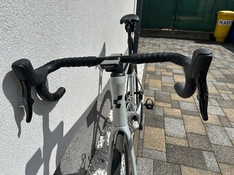 Predám cesťák Cube AGREE C:62 SL + Garmin veci - 4